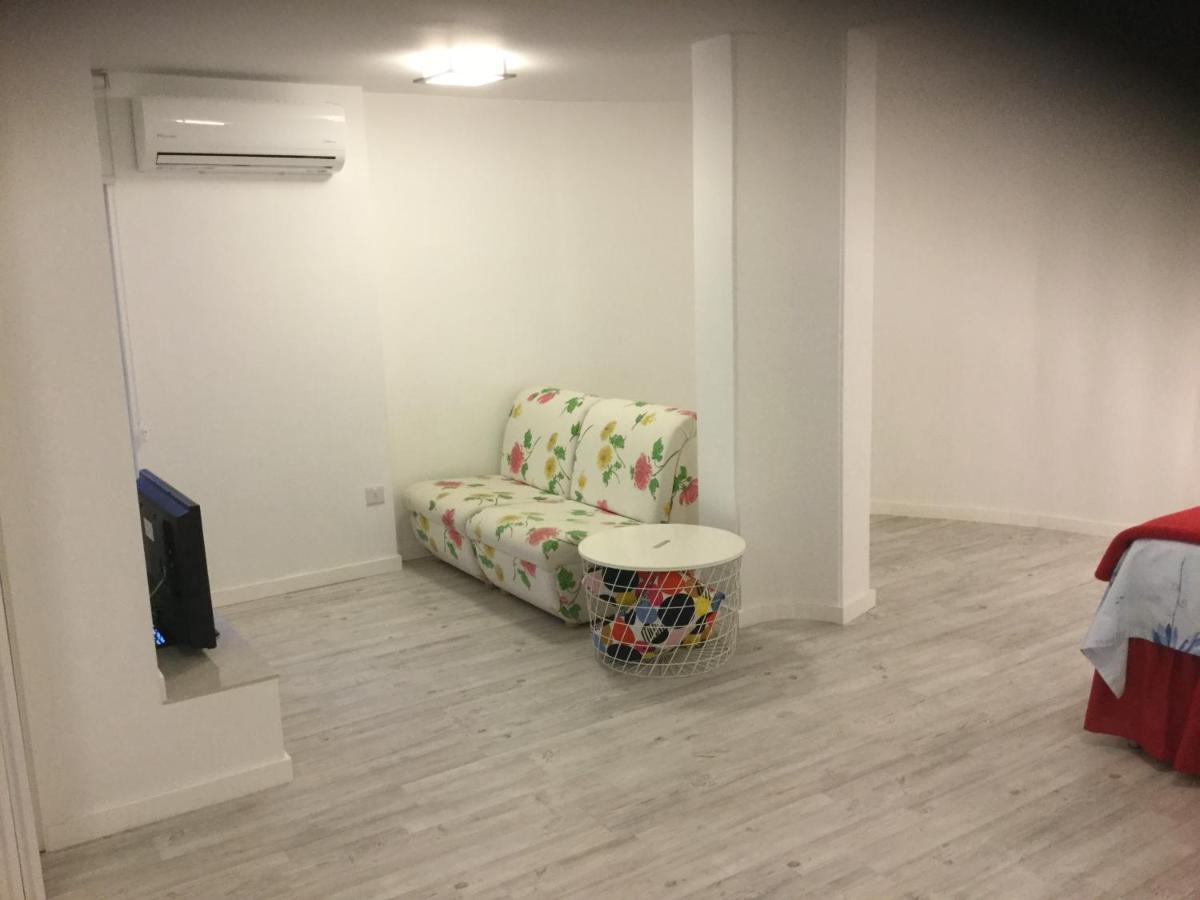 Red Cozy Stay 레메소스 외부 사진